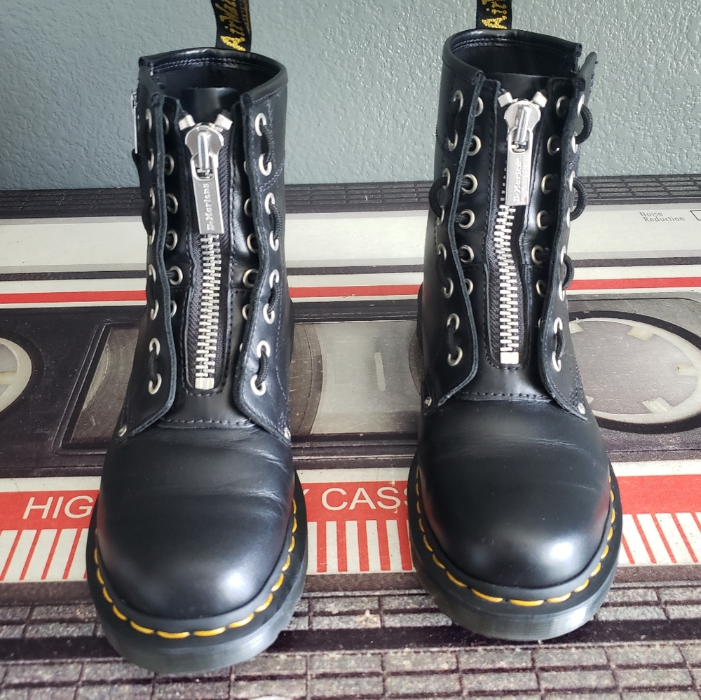 Dr. Martens 1460 Twin Zipper Boot (Women), BLACK!
